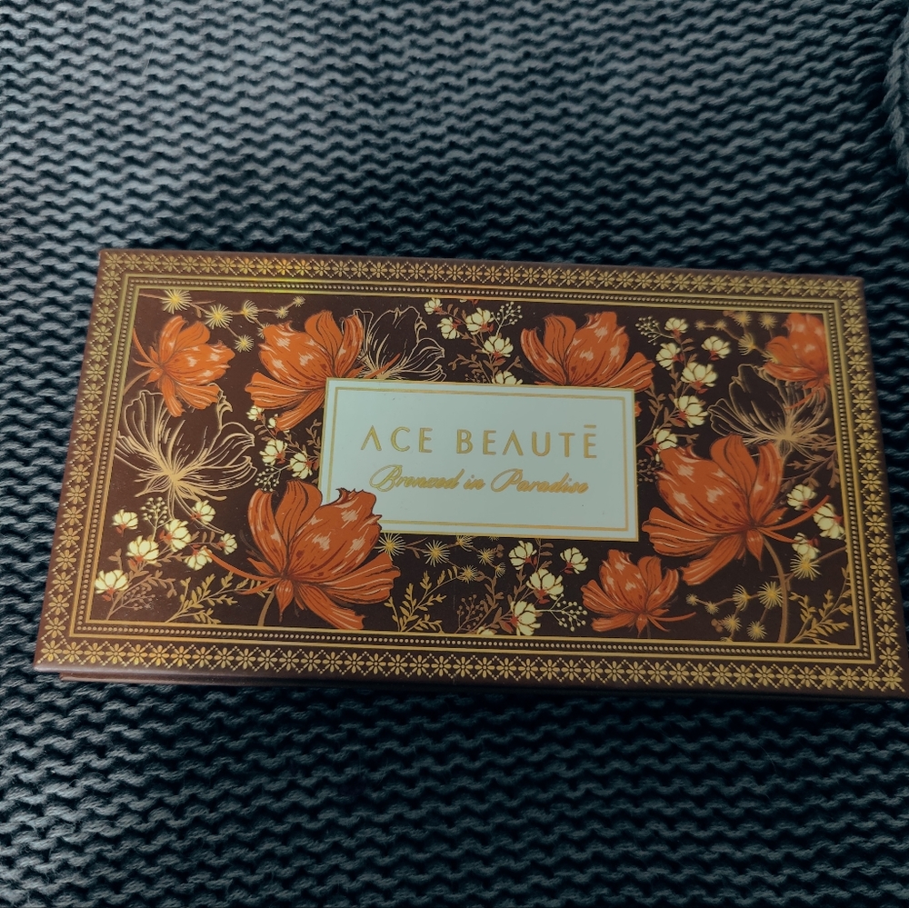 Bronzed in Paradise Ace Beaute palette